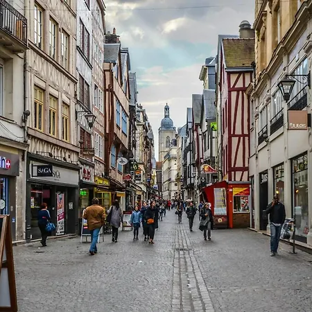 The Station - 50m Gare *