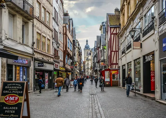 The Station - 50m Gare *