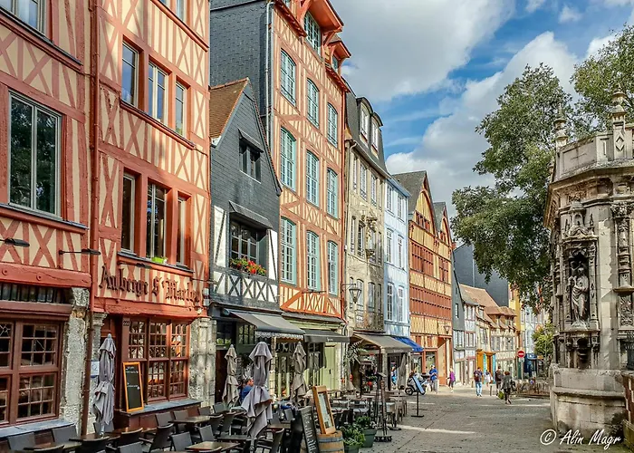 The Station - 50m Gare Apartment